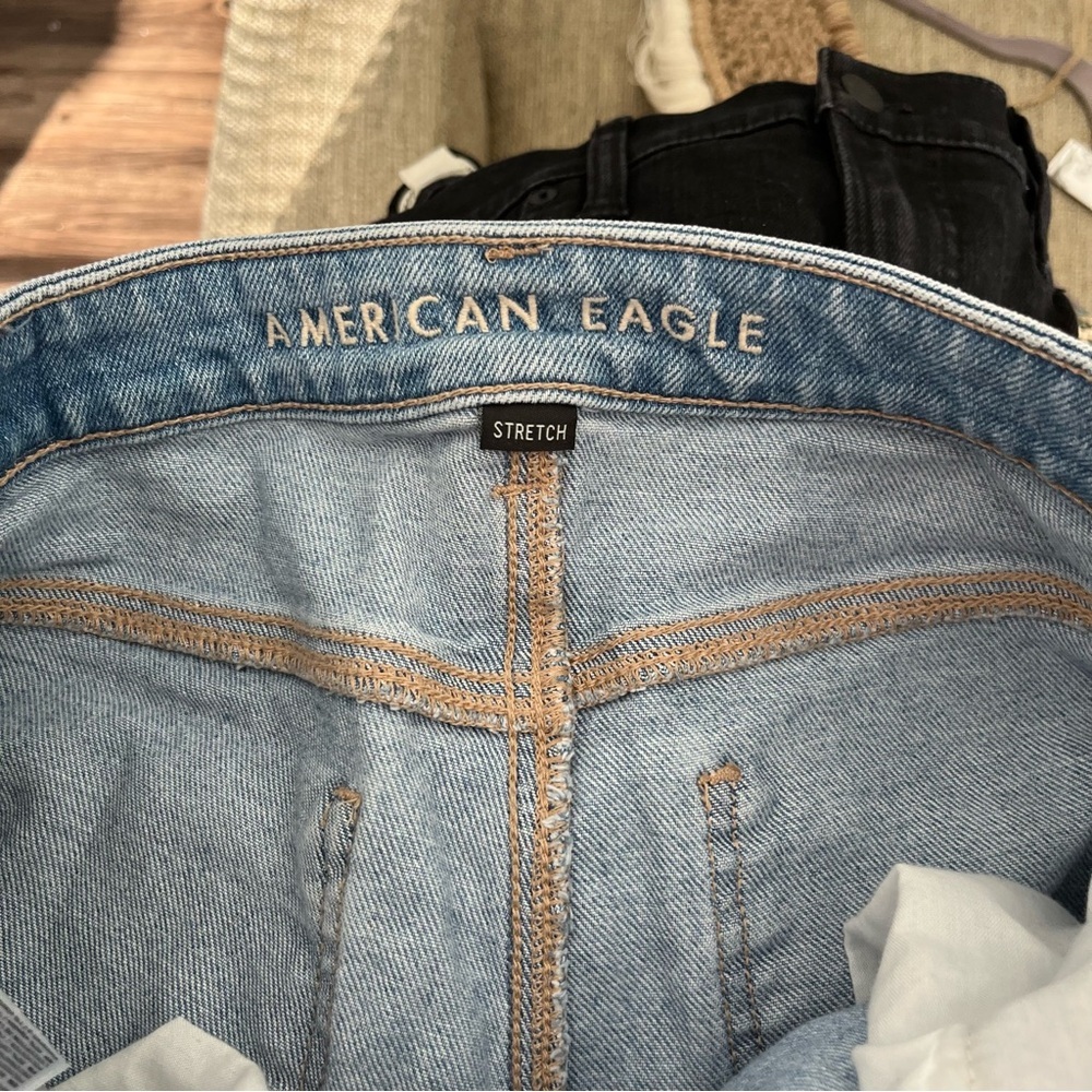 American Eagle Jeans Women's 8 AE Stretch Ripped Mom Straight Leg Jean - Picture 5 of 9